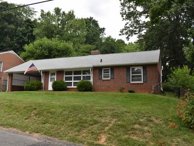 1121 Skymont Rd, Staunton, VA, 24401
