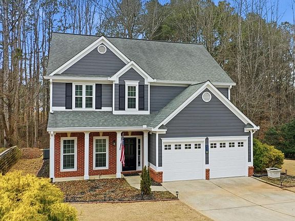 3rd image of 51 Newcomb Trce