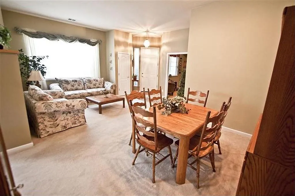 1236 Casual Ln — Photo 2