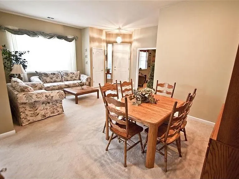 1236 Casual Ln — Photo 2