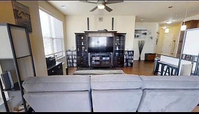 2nd image of 5020 Farwell St APT 101