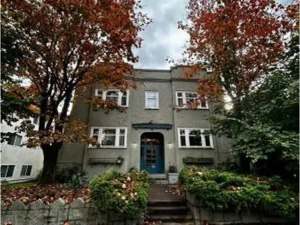 1086 W 10th Ave, Vancouver, BC