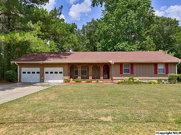 2nd image of 1116 Mahan Dr