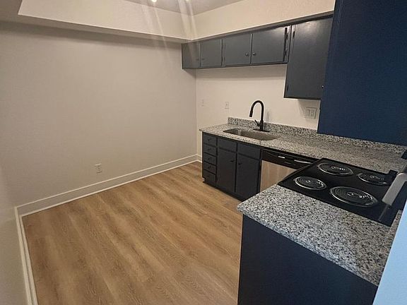 3rd image of 2101 Ottawa St #102-C