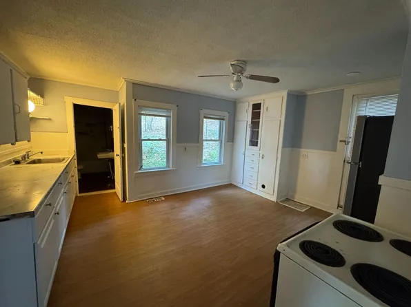 107 Hanover Street, 107 Hanover St #B, Claremont, NH 03743