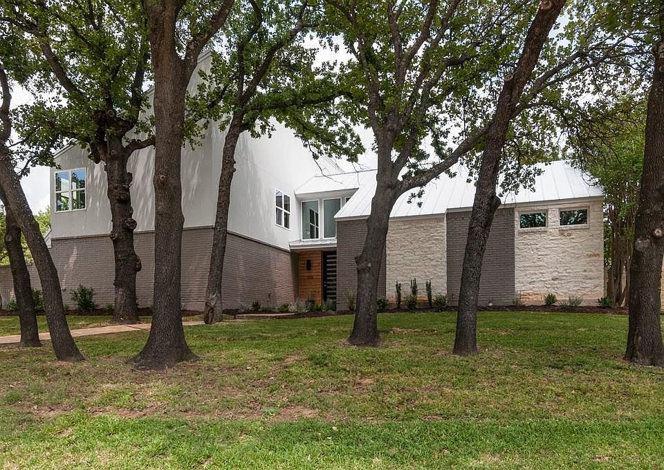 1st image of 106 Pebble Beach Dr