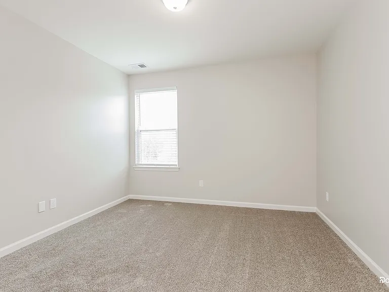 5001 Luker Ln — Photo 10