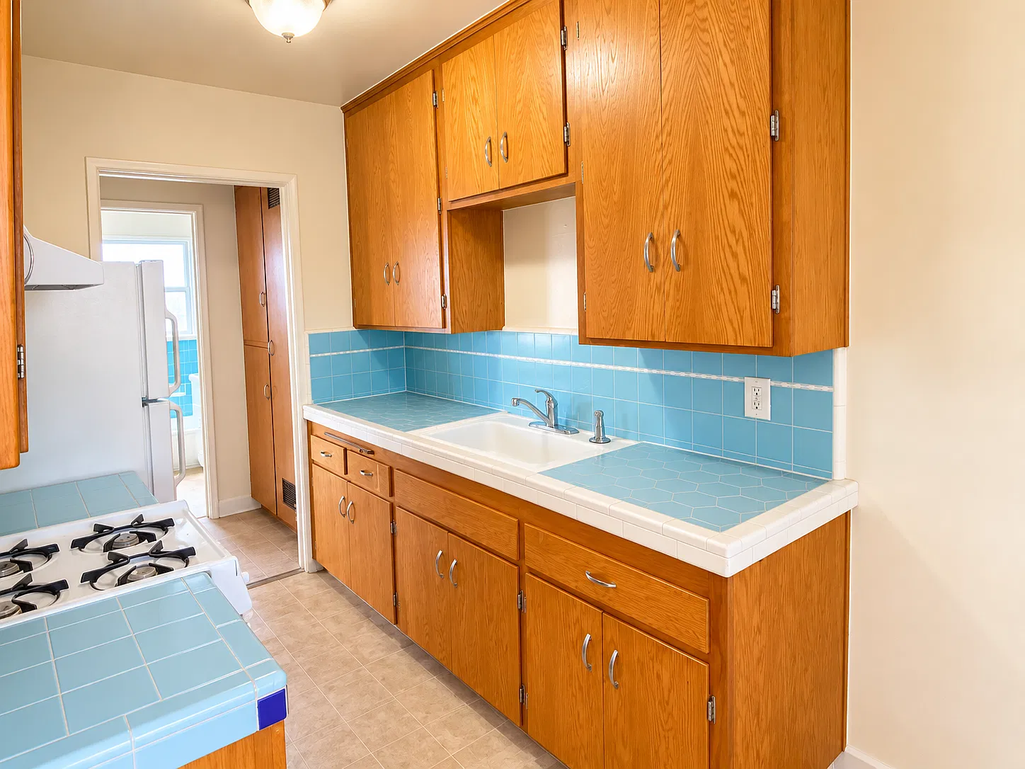 1 bed, 550 sqft, $1,735 — Photo 3