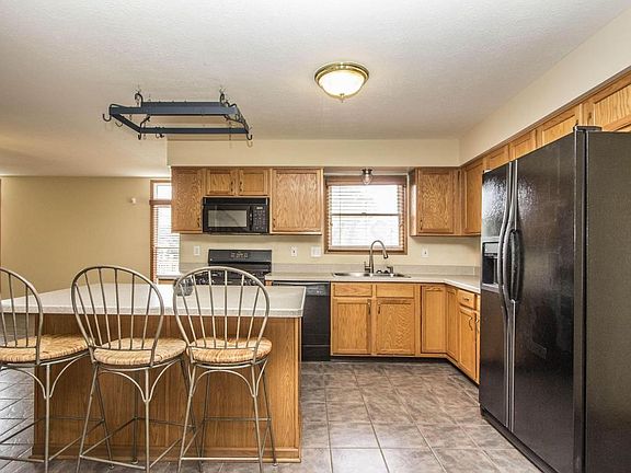 5th image of 7388 Park Bend Dr
