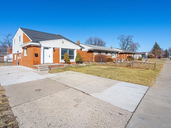 2nd image of 18327 E Thirteen Mile Rd