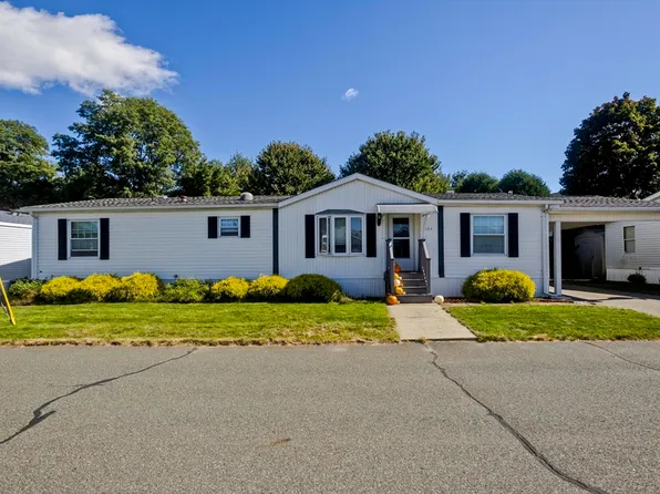 104 Holiday Cir, Chicopee, MA 01020