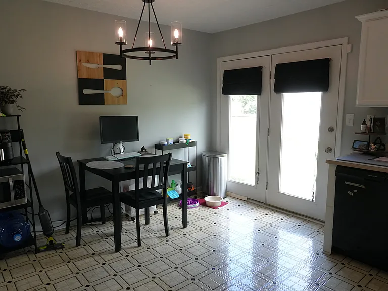 2100 Stonewood Ln — Photo 10