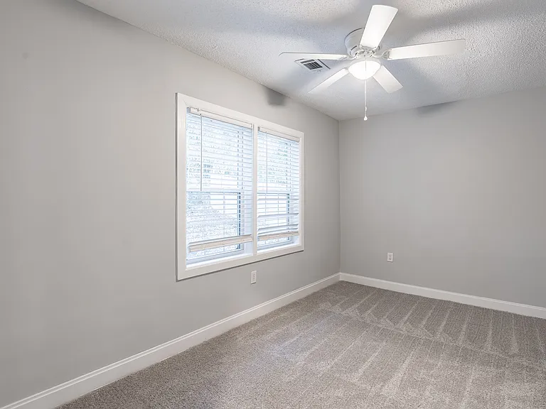 202 Carolina St — Photo 17
