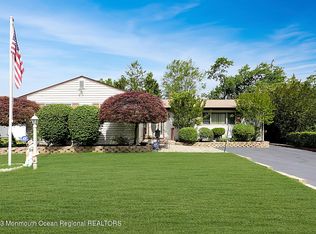 22 Knoll Ter, Hazlet, NJ 07730