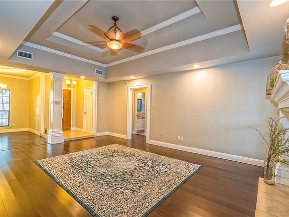 5th image of 4010 Moorhead Dr