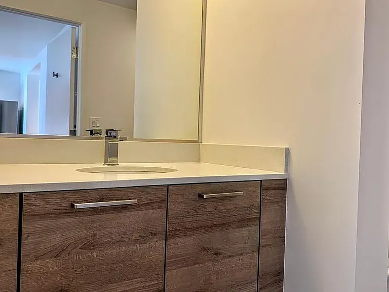 1075 Market St #409 — Photo 8