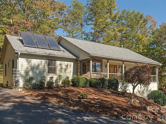 2nd image of 1510 Chestnut Gap Rd