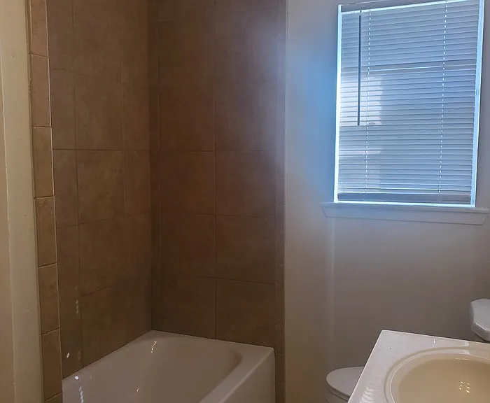 2417 N Parkwood Dr — Photo 12