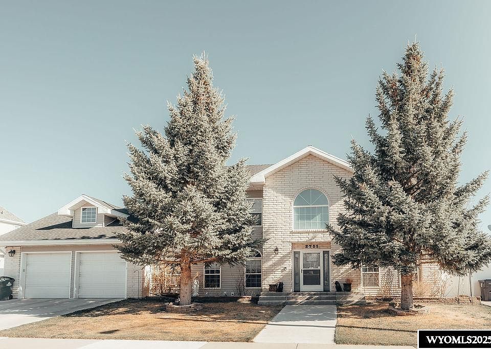 1st image of 2711 Driftwood Ln