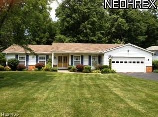 6795 Thornapple Dr, Gates Mills, OH 44040