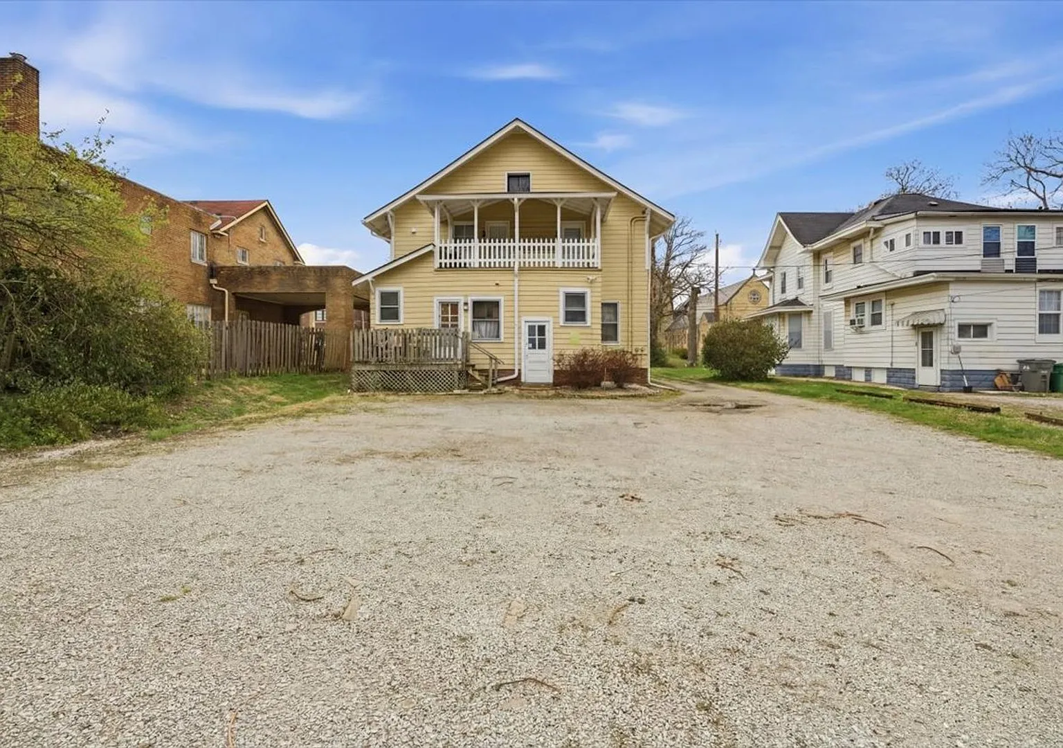 5334 E Washington St - Unit 4 - $925.00/mo. — Photo 1