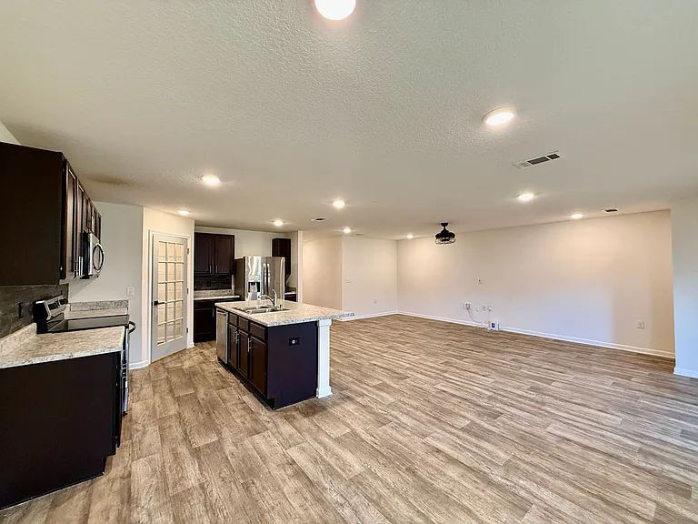 6420 Churchill Cir — Photo 4