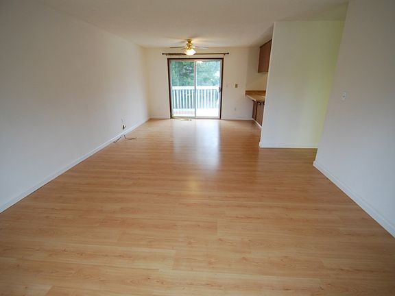 4th image of 18621 9th Avenue Ct E