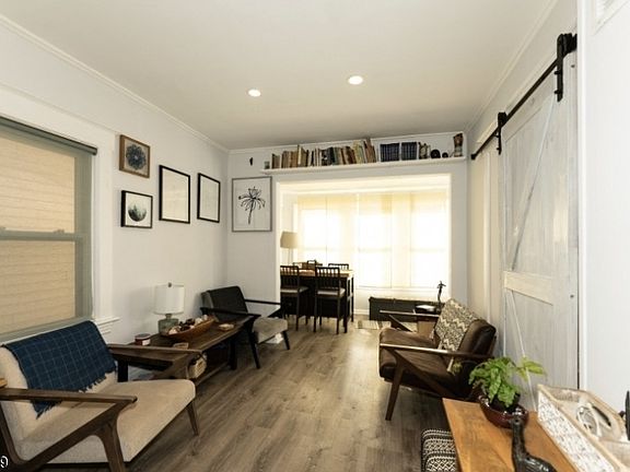 5th image of 78 Beech St