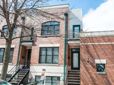 3608 N Leavitt St, Chicago, IL, 60618