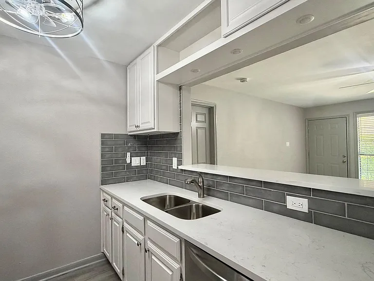 1311 Antoine Dr #219 — Photo 9