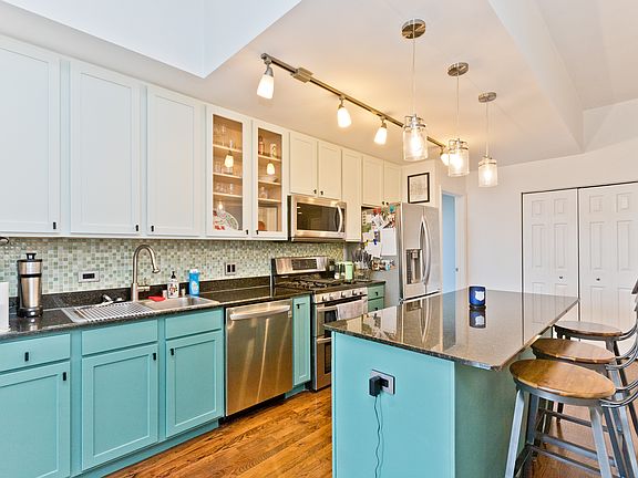 2nd image of 2356 N Elston Ave APT 404