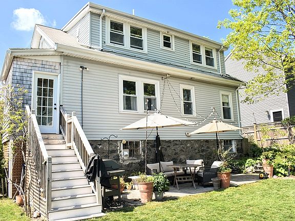 4th image of 12 Searle Rd #12