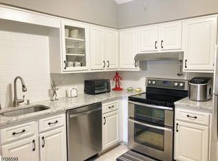 66 Duck Hawk Ct, Hackettstown, NJ 07840