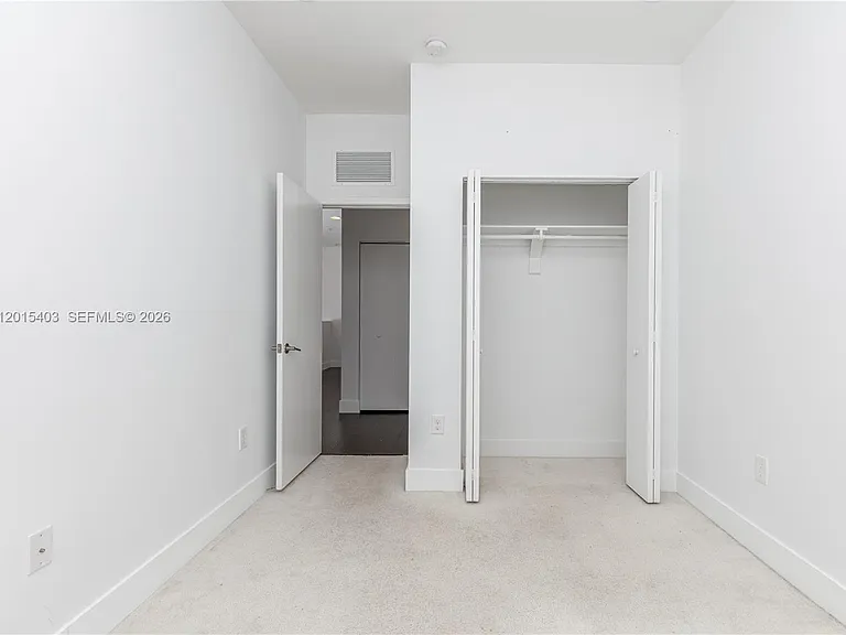 2610 NE 213th St #103 — Photo 21