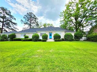 1202 Pruitt Dr, Waycross, GA 31501