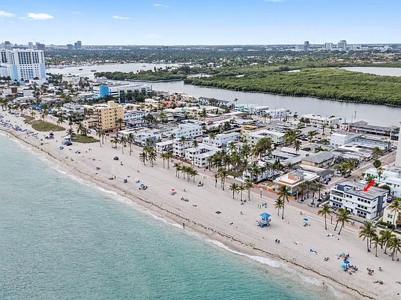 4th image of 2201 N Surf Road