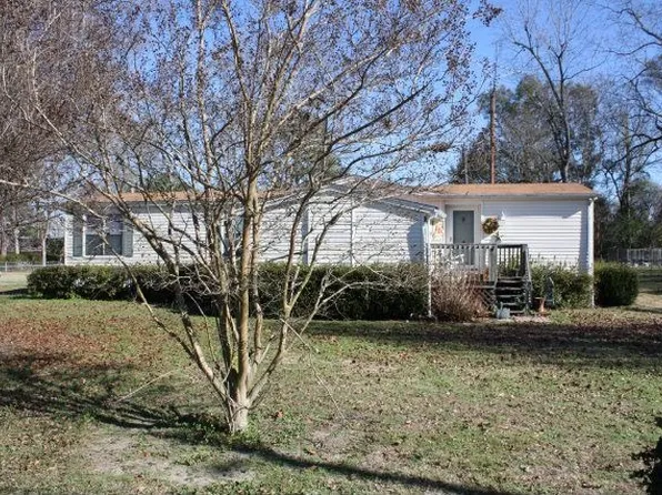 109 S Hampton St, Manning, SC 29125