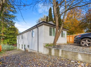 900 NE 105th St, Seattle, WA 98125