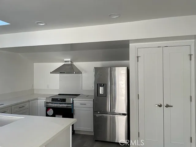 6532 Shoup Ave — Photo 2