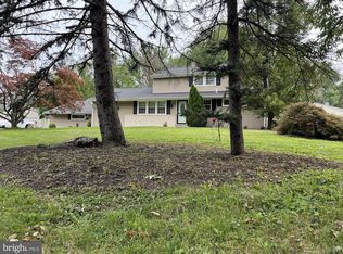 801 Dogwood Ln, Hatfield, PA 19440