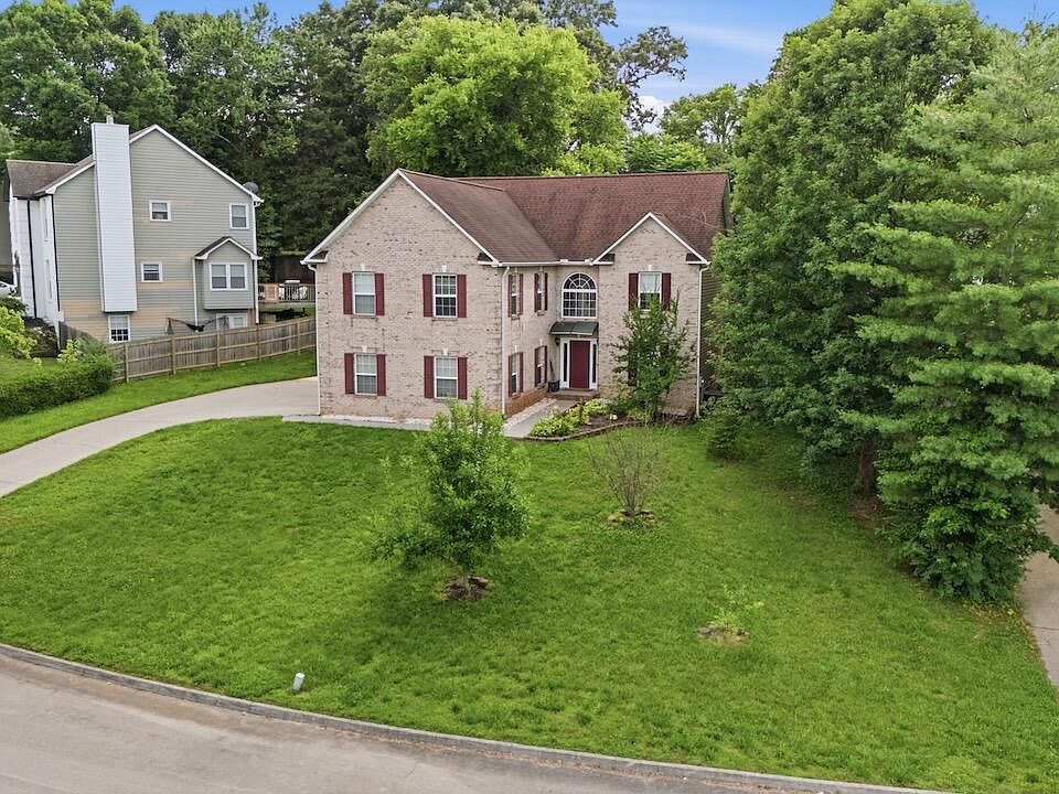 1st image of 1613 Scenic Valley Ln