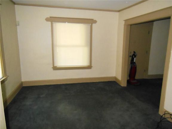 5th image of 99 Barton St