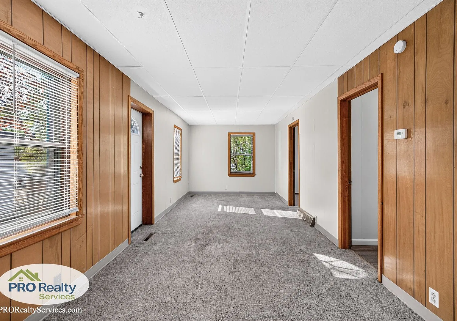 2 Bedroom Home Conveniently Located Between Woodbury and West St. Paul! — Photo 2