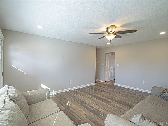 3rd image of 3398 Suburban Dr