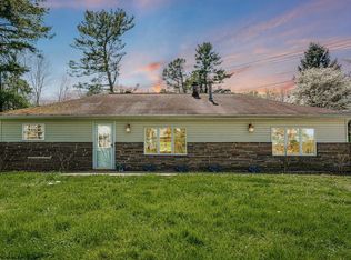 1398 Smithtown Rd, Morgantown, WV 26508