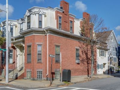 826 E 5th St APT 3, South Boston, MA, 02127