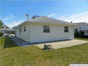 3rd image of 253 Charlotteville Dr N