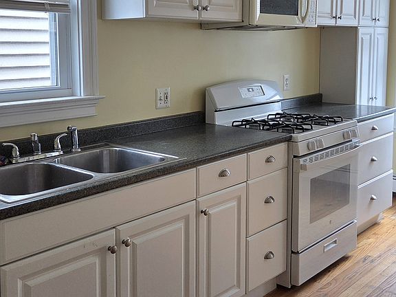 4th image of 20 Clary St #3