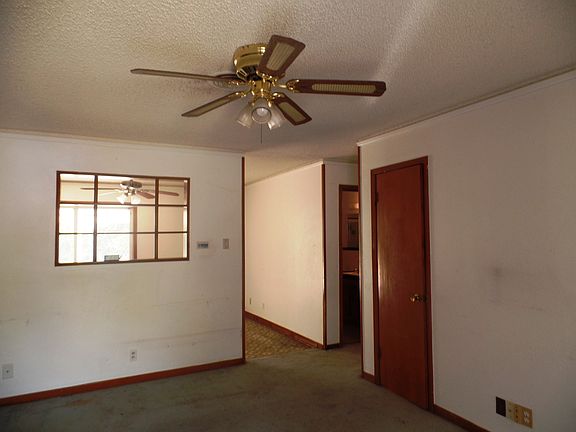 3rd image of 3728 Eastridge Dr