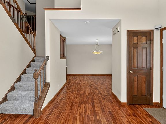 4th image of 1694 Hampshire Dr